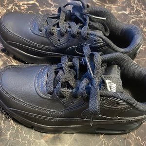 Black Nike Air Max Y